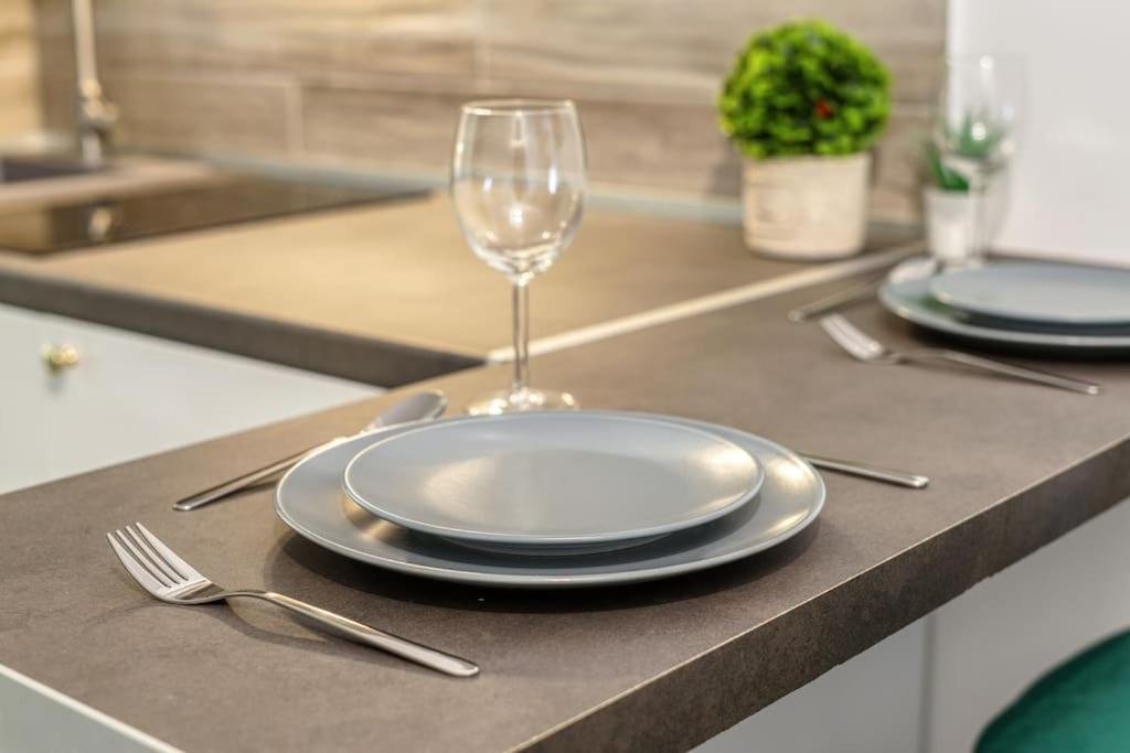 Modern Boutique Apartment أثينا المظهر الخارجي الصورة